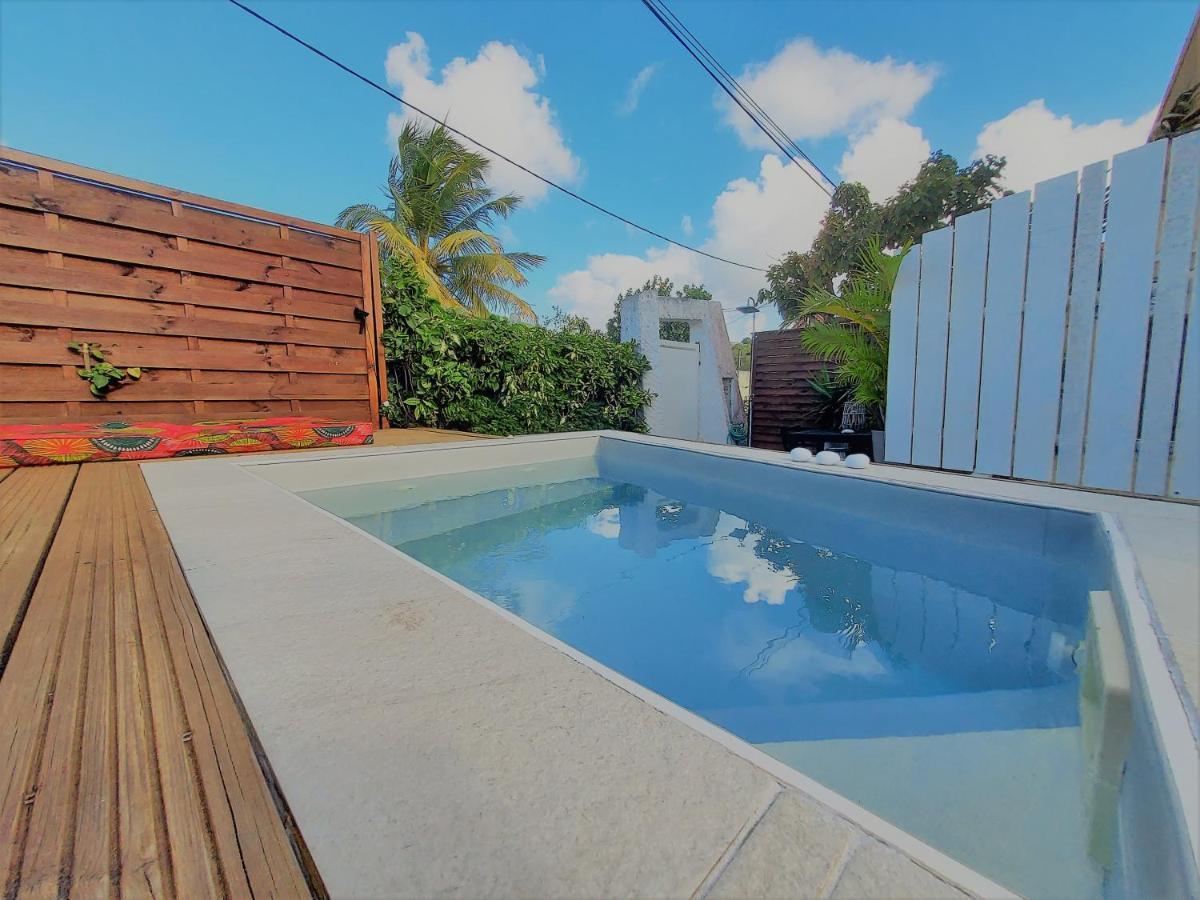 Ocean Bayalocation Apartment L'Anse Mitan Екстериор снимка