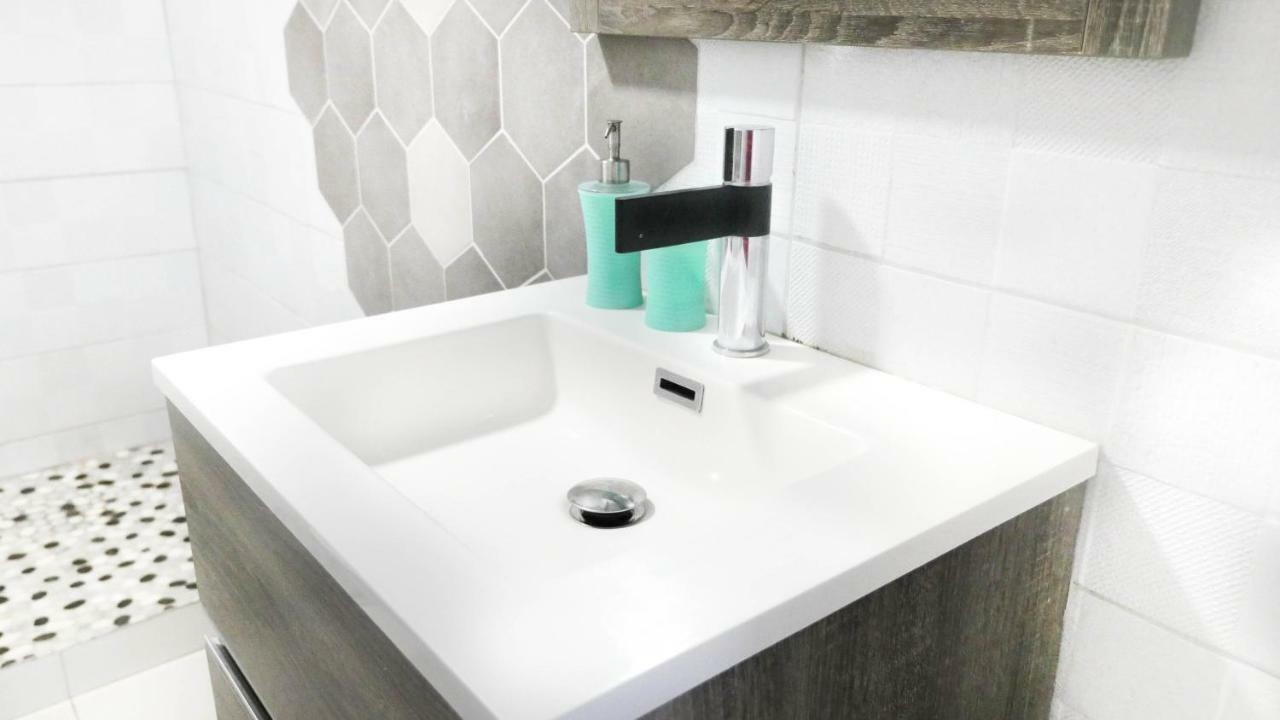 Ocean Bayalocation Apartment L'Anse Mitan Екстериор снимка