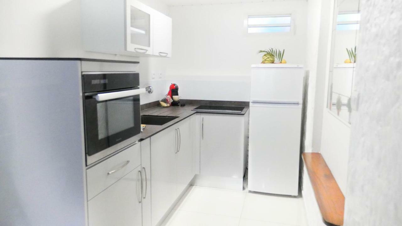 Ocean Bayalocation Apartment L'Anse Mitan Екстериор снимка